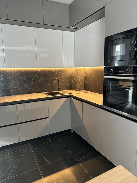 Baneasa, Sos. Gheorghe Ionescu Sisesti 92-96